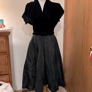 Vintage late 50’s/early 60’s Velvet Belted Cocktail Dress
